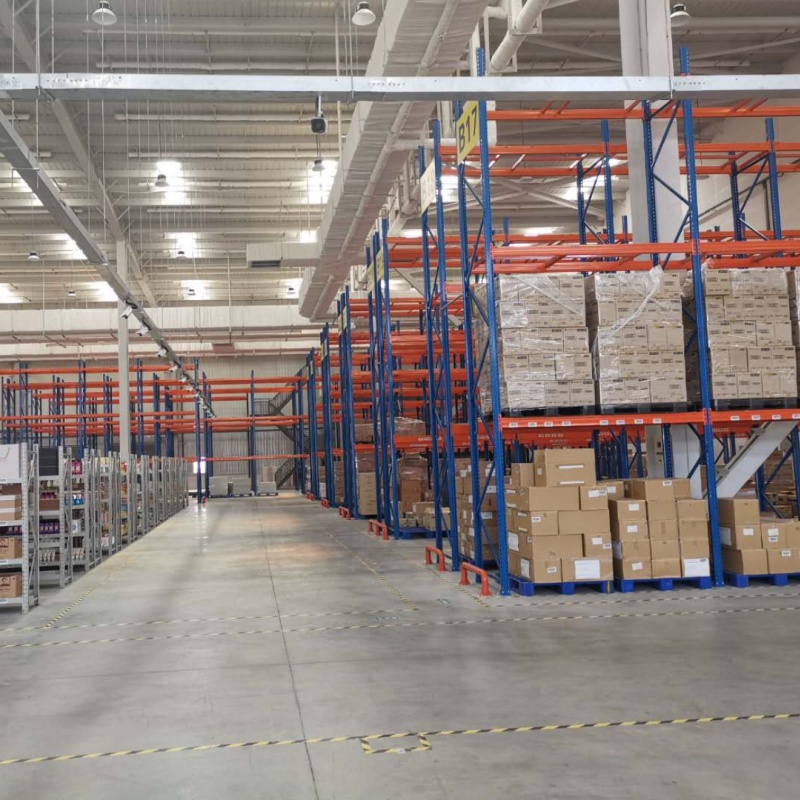 Powder Coated Heavy Duty Durable Bolted Upright Teardrop Pallet Rack Multi-Level Adjustable High Stability Warehouse Rack