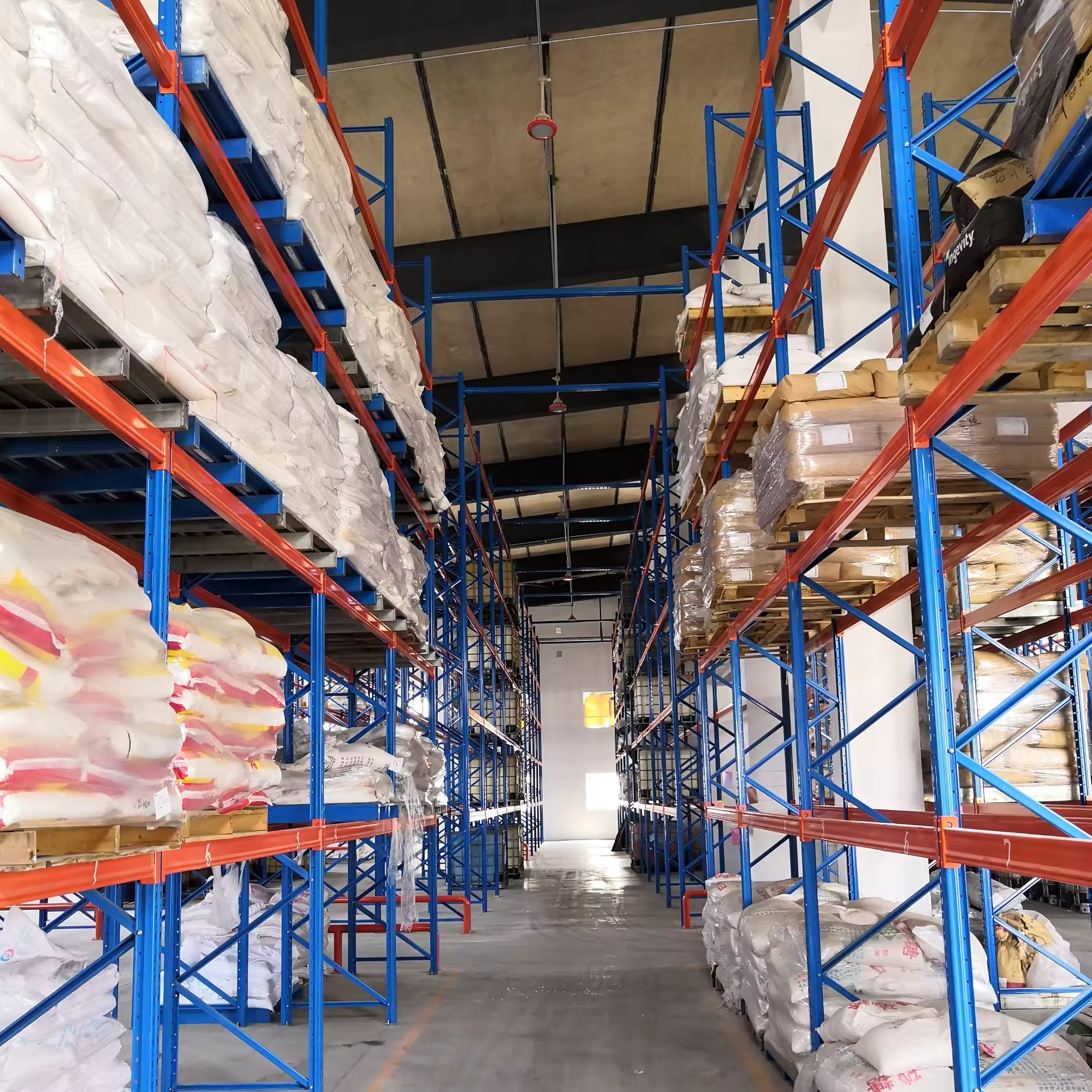 Industrial Warehouse Storage Pallet Racking Customized Steel Teardrop Selective Pallet Racking System for Distribution Center