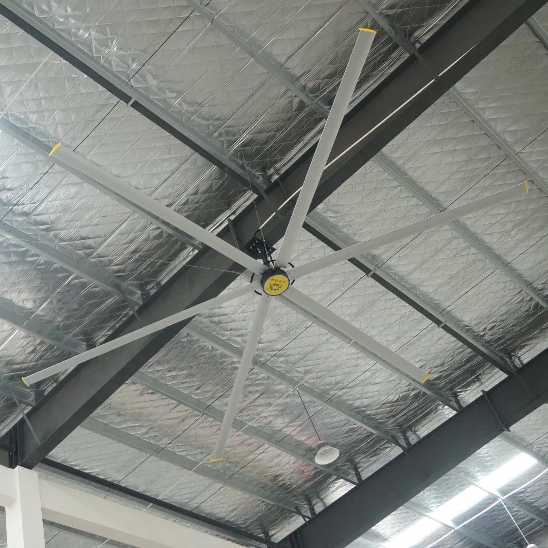 Terrui Big Size Pmsm Direct Drive Industrial Ceiling Fan High Air Volume Energy Saving Hvls Fan for Warehouse Gym Workshop Factory Commercial Large Space Ventil
