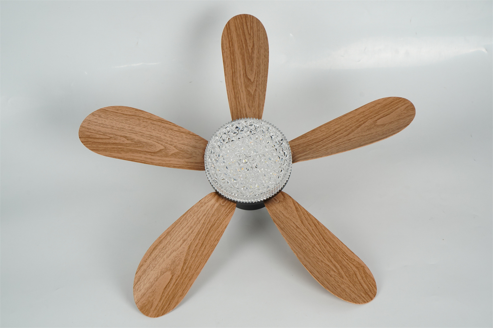Modern Design Wholesale Price Indoor Bedroom Kitchen Smart Remote Control 3 Speed 3CCT Dimming Led Ceiling Fan with Light