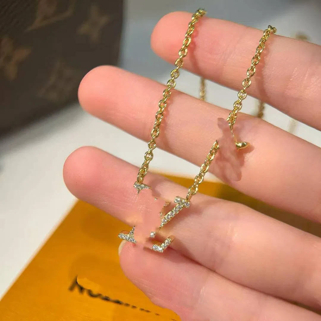 Sleek Luxury Fashion All-Match Elegant Pendant