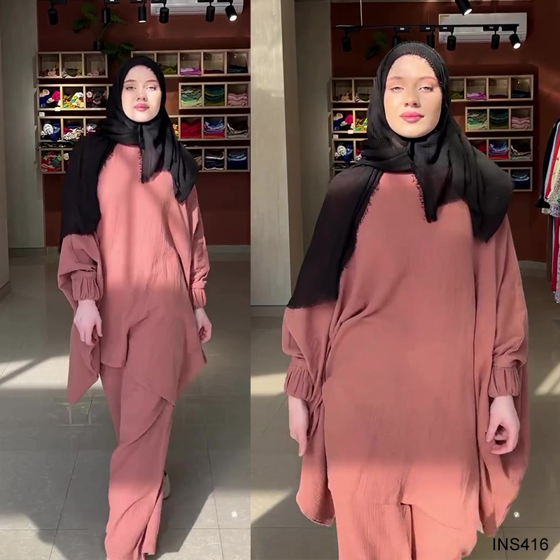 Wholesale Modest Muslim Women Outfit: Top and Pants for Women