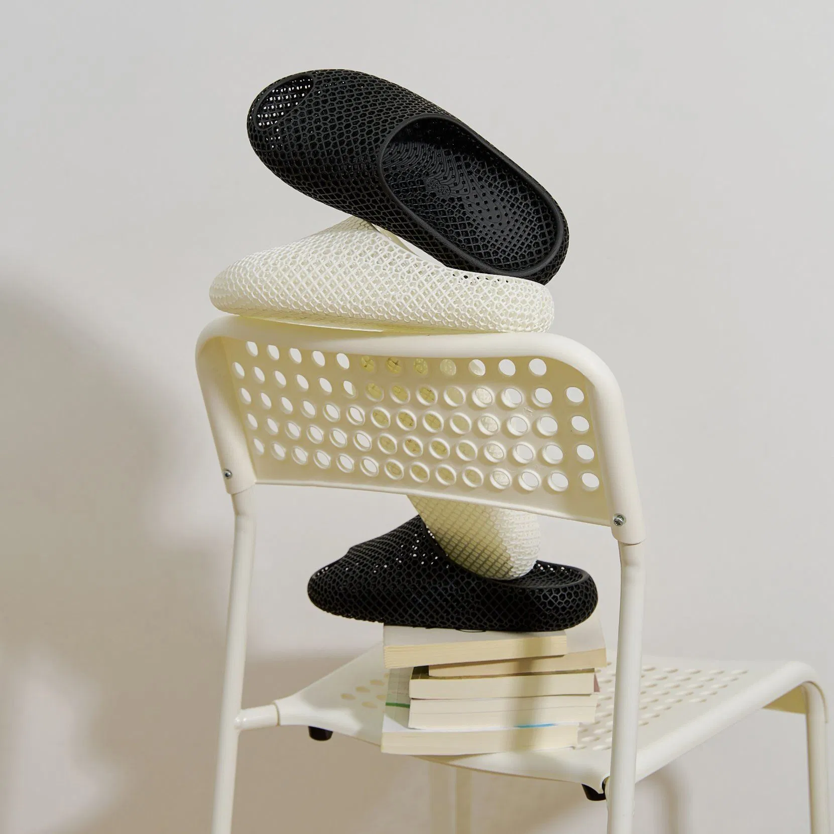 White Aerocloud 3D Printed Water Shoe with Minimal Comfort, Quick-Dry Wear and Soft-Step Ease for Hotel Resort Trips