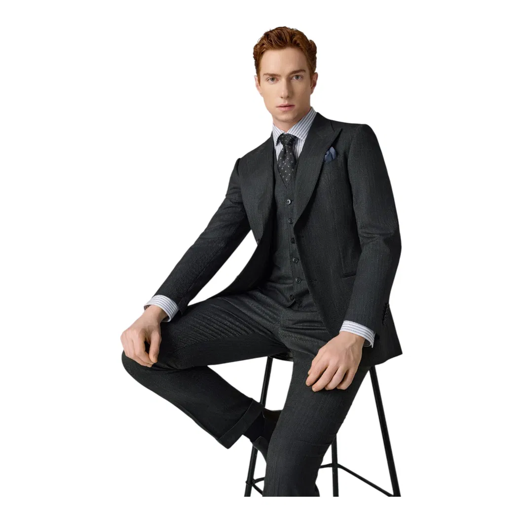 Suit Detail 4