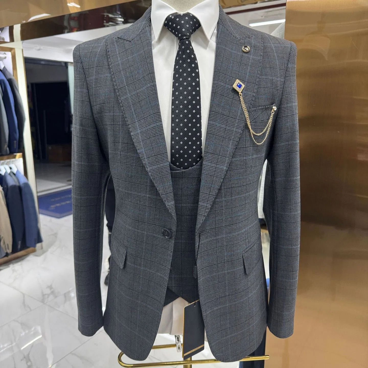 Suit Detail 1