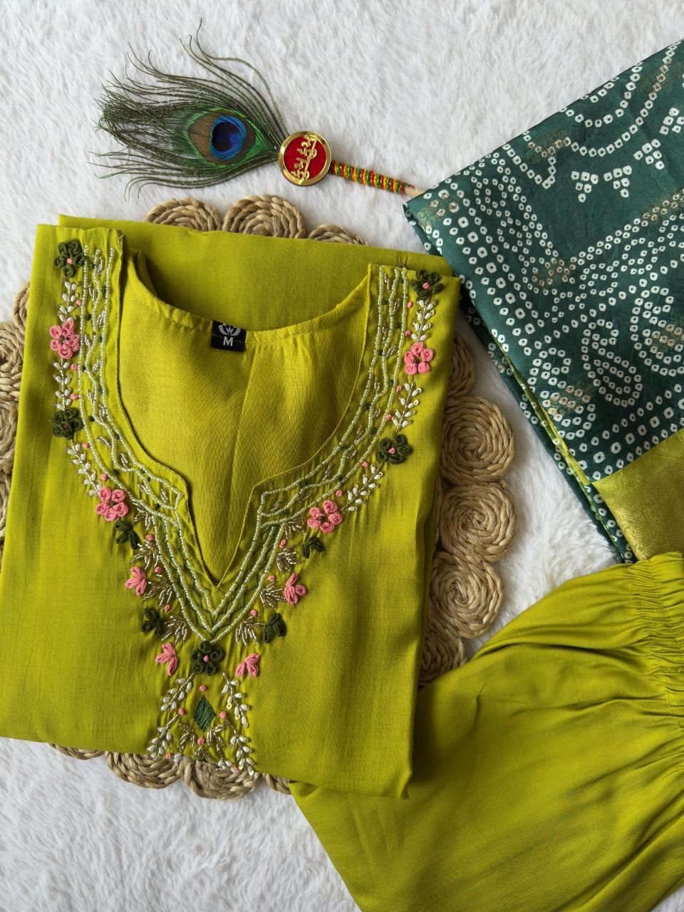 Hot Selling Women's Casual Kurta Georgette Embroidery Kurti Dupatta Set Readymade Indian Wear for Wedding Parties for Girls