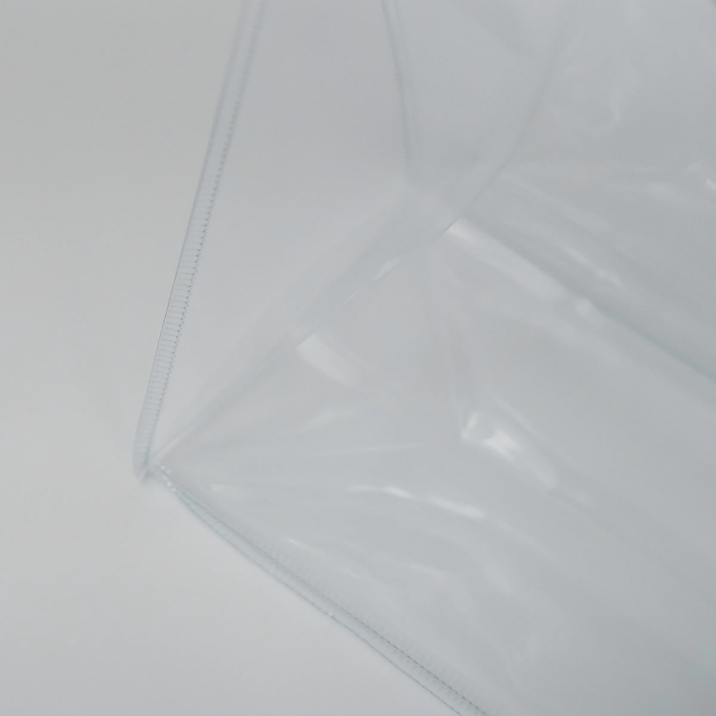 Stylish Women's Recycled PVC Shopping Bag Sustainable Fashion Waterproof Lightweight Perfect for Everyday Use