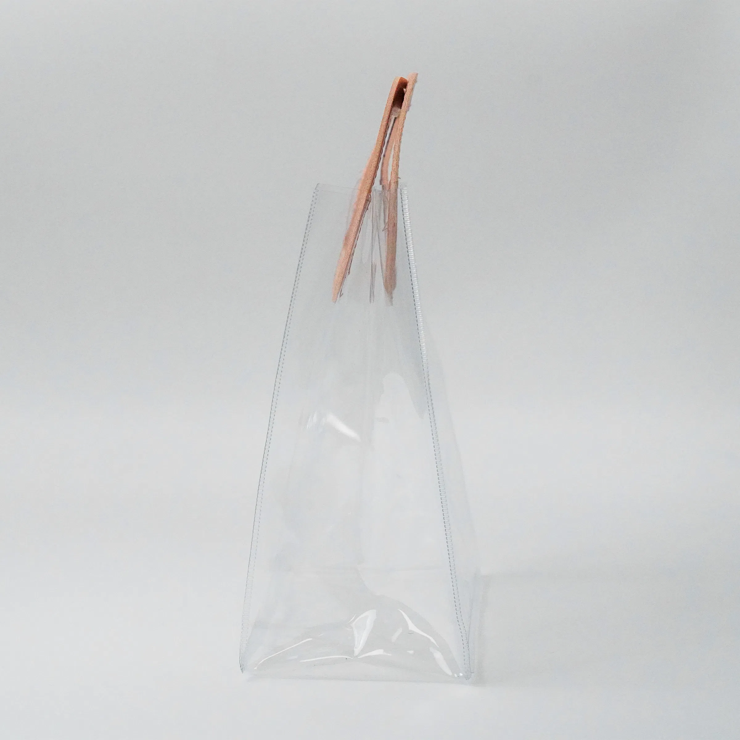 Stylish Women's Recycled PVC Shopping Bag Sustainable Fashion Waterproof Lightweight Perfect for Everyday Use