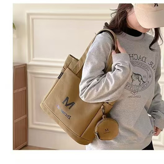 Versatile Chic Canvas Tote - Sustainable Fashion for Women