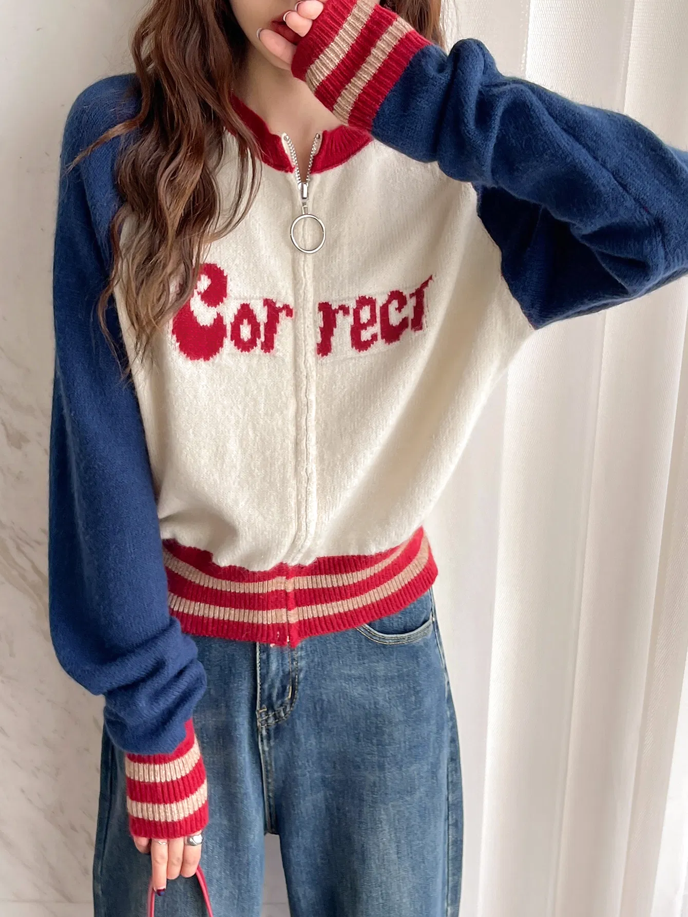 Chic Winter Fashion Sweater for Elegant Seasonal Style