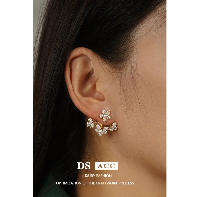 Earrings Detail 1
