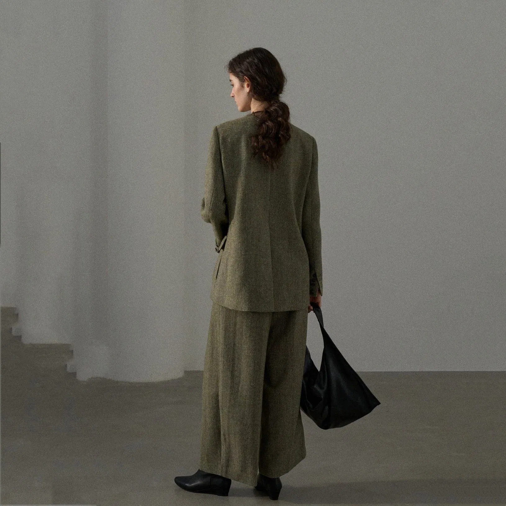 Factory Customization Luxurious Wool Tweed Pleated Wide-Leg Trousers for Stylish Comfort