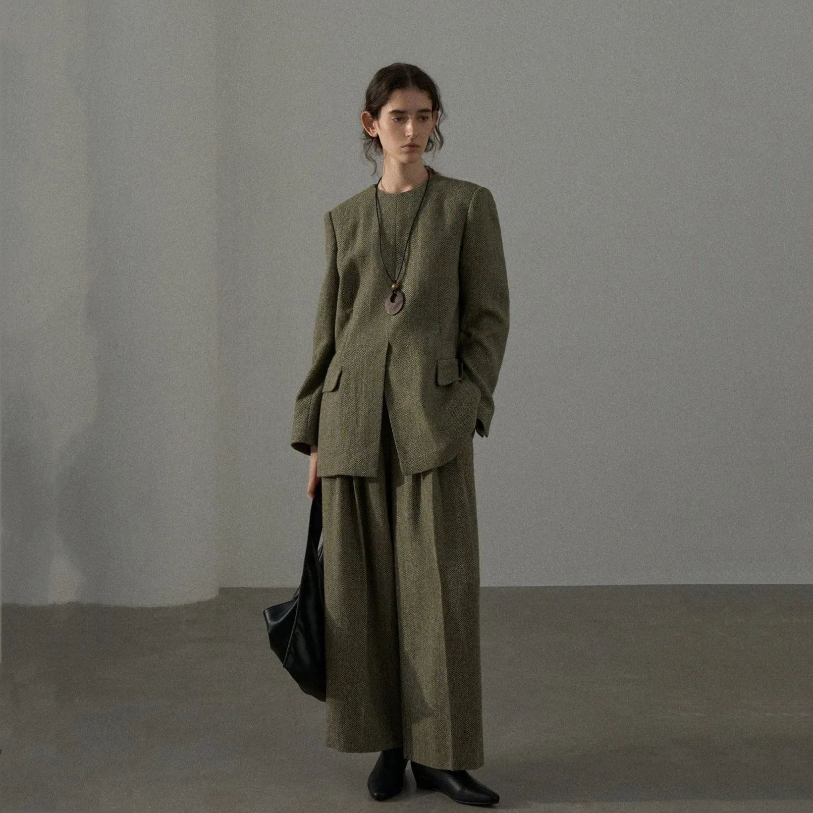 Factory Customization Luxurious Wool Tweed Pleated Wide-Leg Trousers for Stylish Comfort