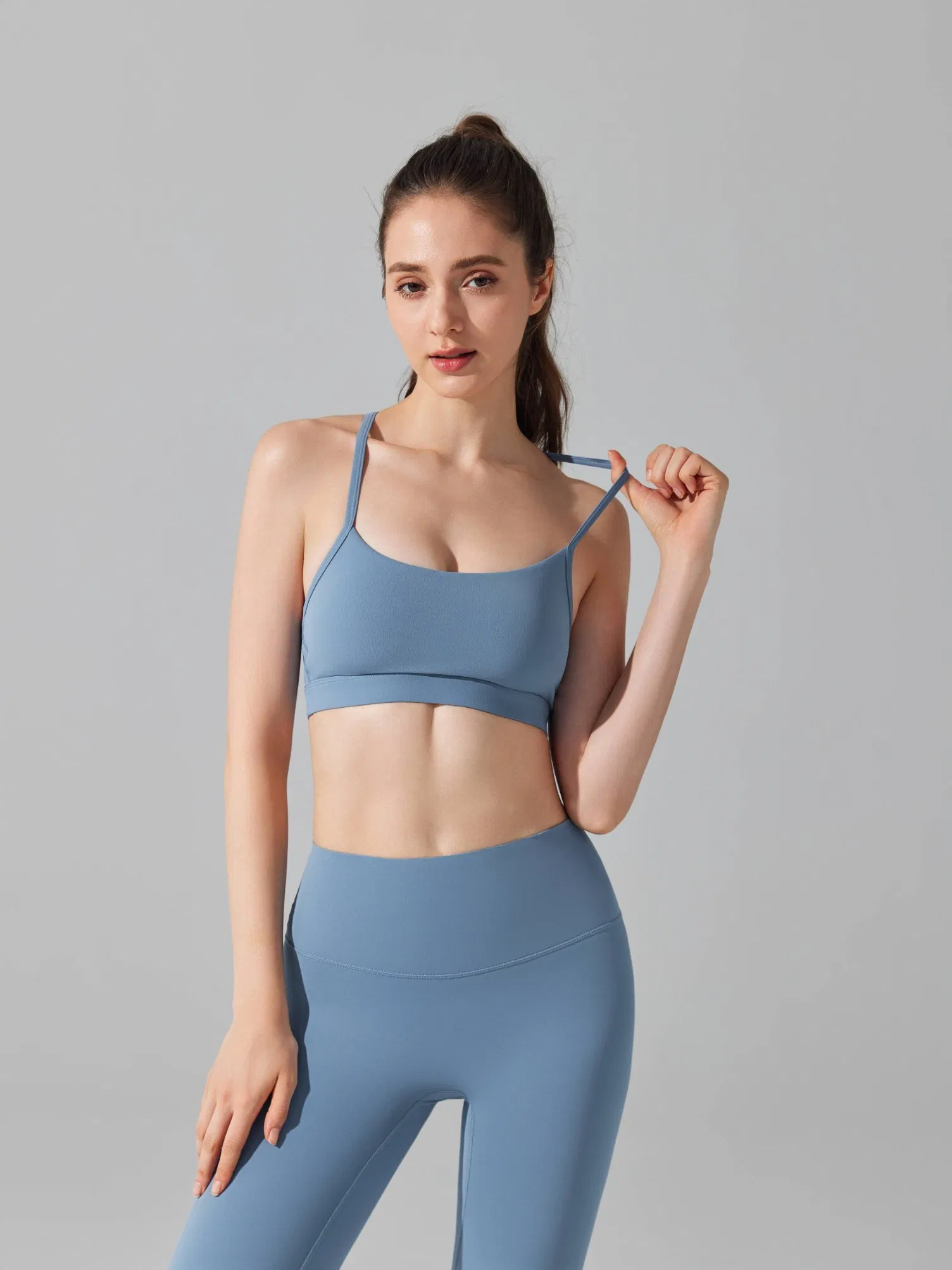 Women's High Support Sports Bra Breathable Seamless Yoga Top with Strappy Back