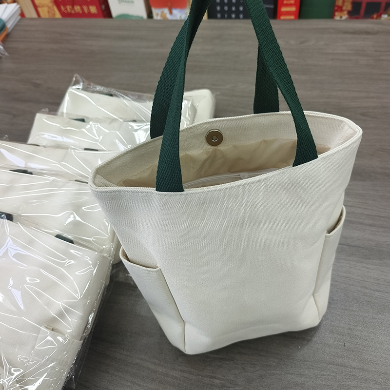 Factory Custom Women's Fashion Canvas Bag Custom Logo Available With Lining Zipper &amp; Snap Button Multi-Size Customizable
