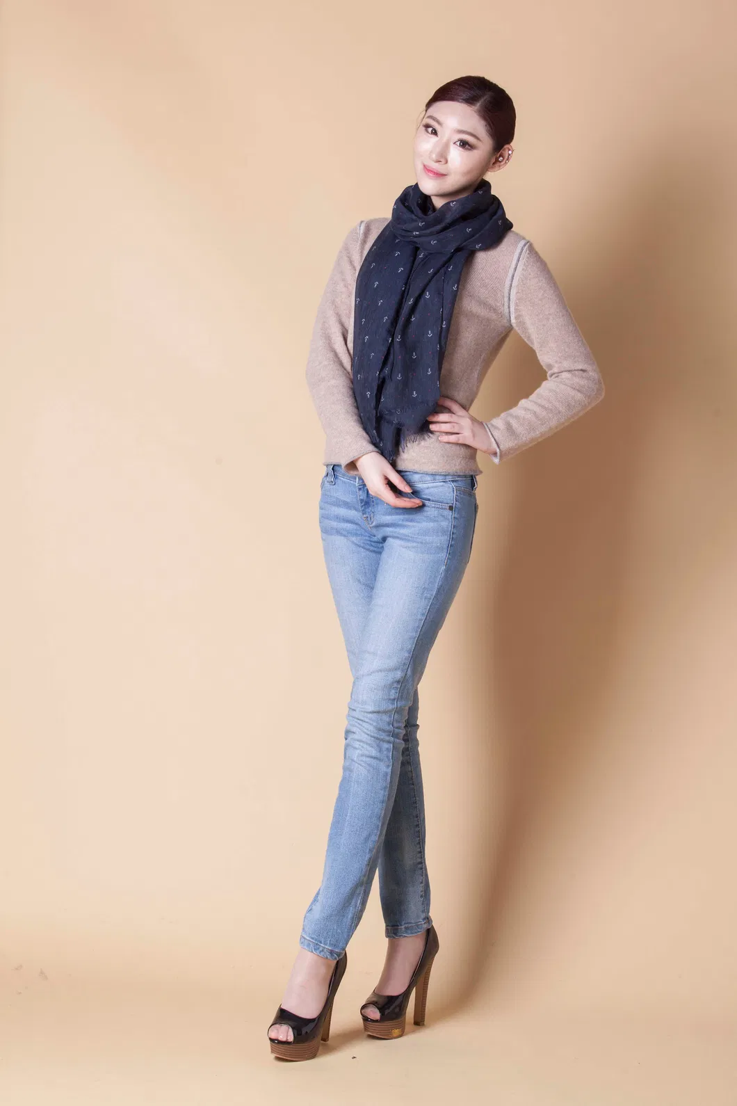 Ladies Fashion Premium Wool Woven Fashion Digital Printed Glitter Scarf Shawl