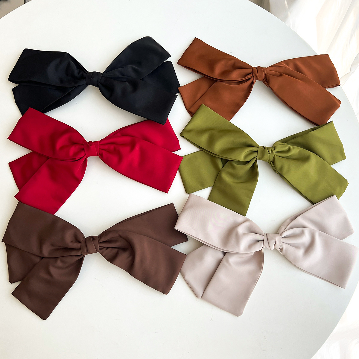 Fashion Satin Scrunchies Hair Clip Luxury Ladies Pearl Hair Clip Hair Accessories at the Party