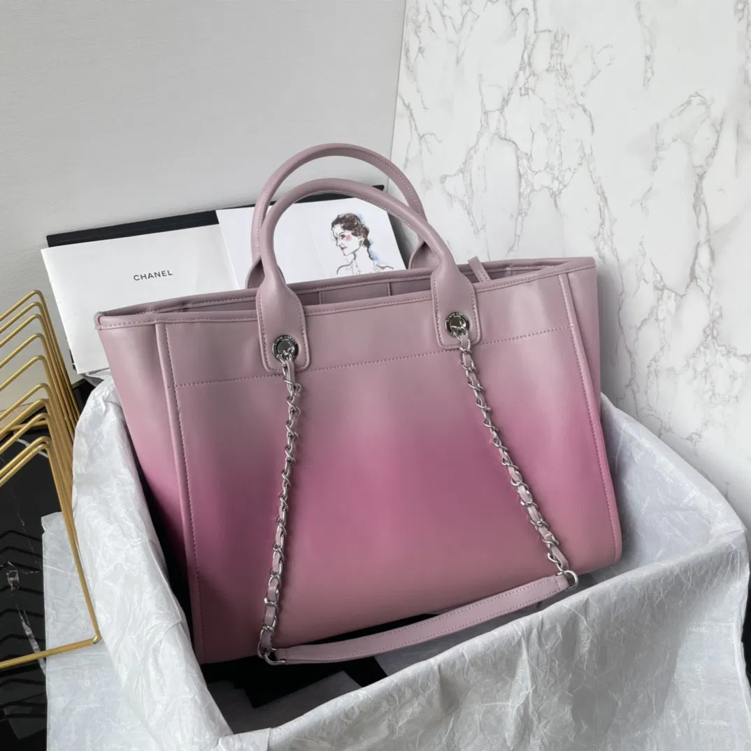 Elegant Clutch Bag for Casual Occasions