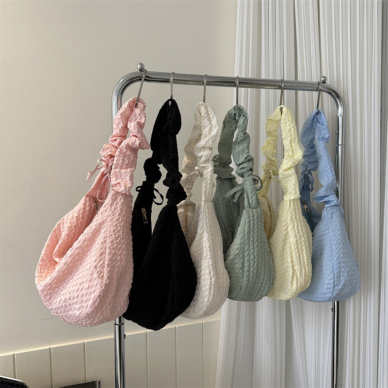 Xianghui Large Capacity and High Quality Fashionable Nylon Fabric Pleated Casual Bag