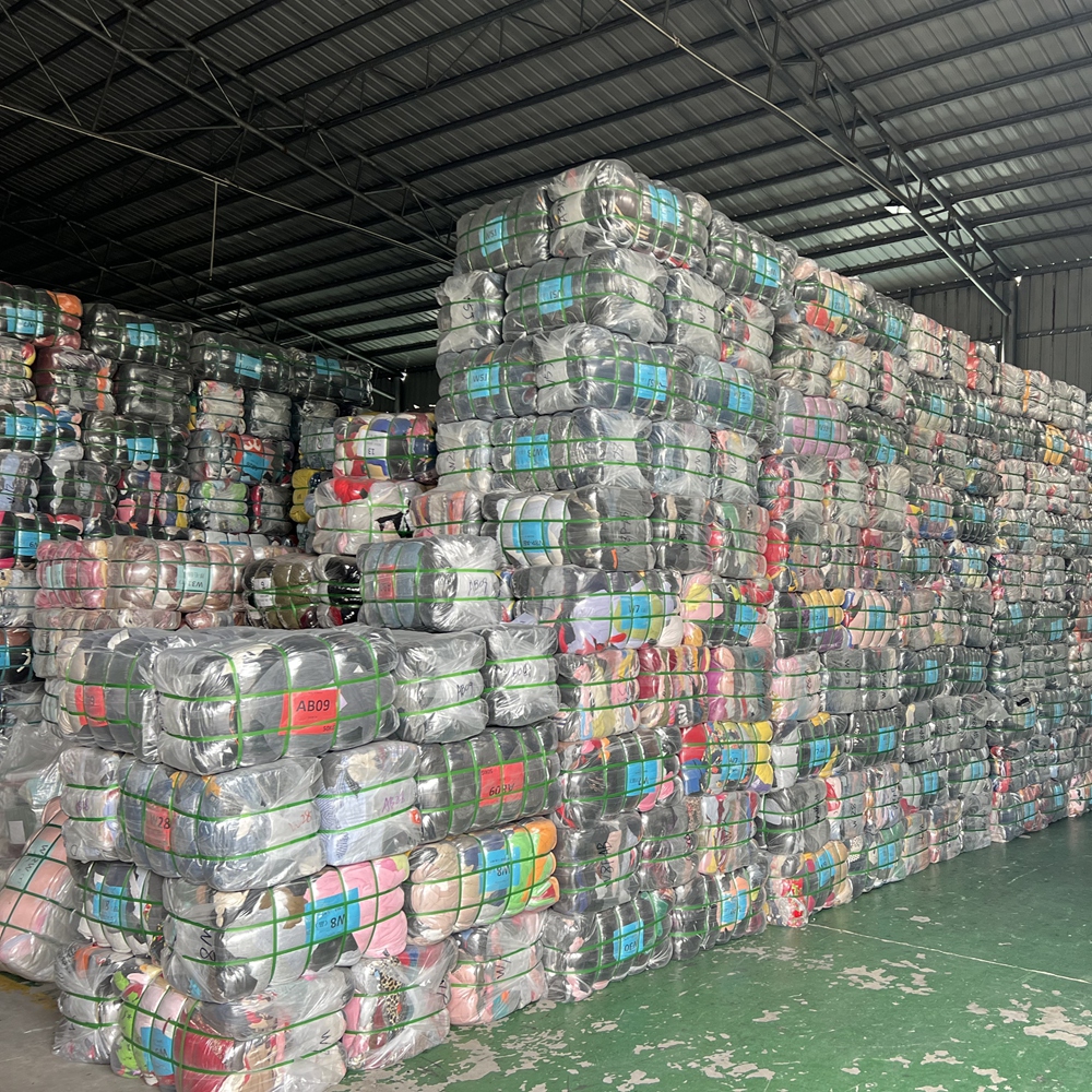 Factory Wholesale Used Branded Clothes in Bales