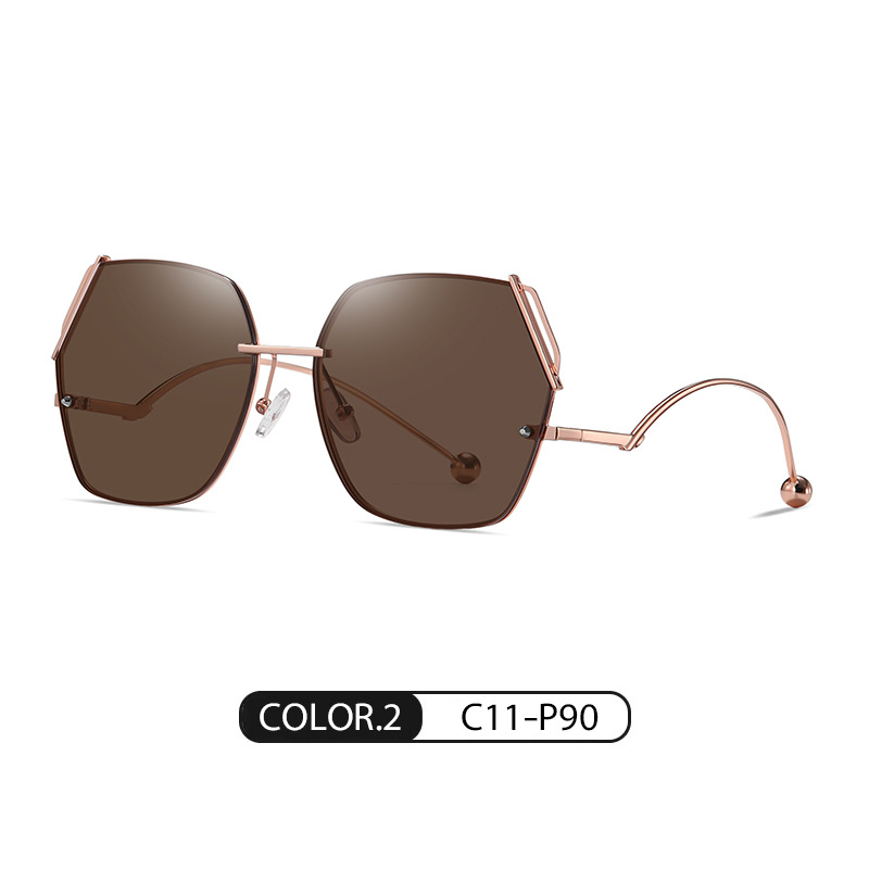 Premium Cat-Eye Sunglasses with UV Protection for Fashion Lovers