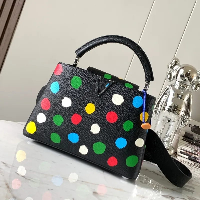 Elegant Clutch Bag for Casual Occasions