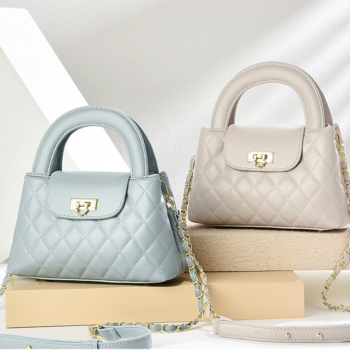 2026 Newest Wholesale Ladies Chain Elegance Pu Leather Waterproof Portable Luxury Handbag Private Labels Low MOQ Fast Sampling