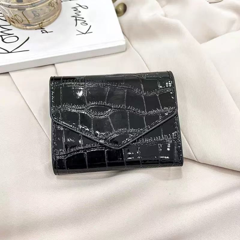Stylish Crocodile Leather Clutch Bag for Chic Occasions