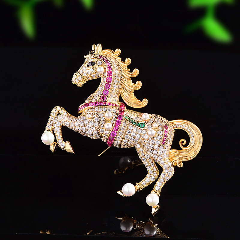 Fashion Entry Luxury Zodiac Horse Brooch Copper Gold Plated Zircon Bead Pin High-end Women's Clothing Accessories