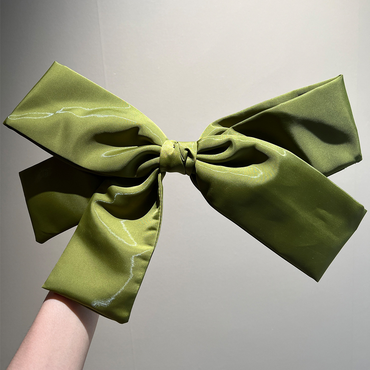 Fashion Satin Scrunchies Hair Clip Luxury Ladies Pearl Hair Clip Hair Accessories at the Party