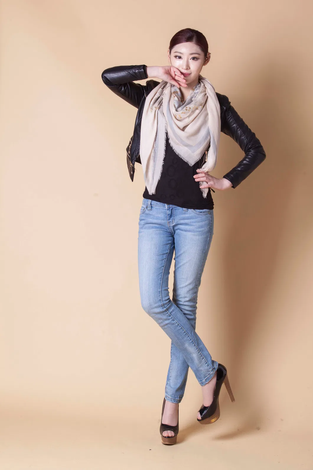 Ladies Fashion Premium Wool Woven Fashion Digital Printed Glitter Scarf Shawl