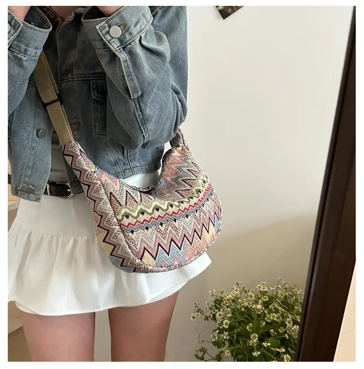 Crossbody Bag Details 3