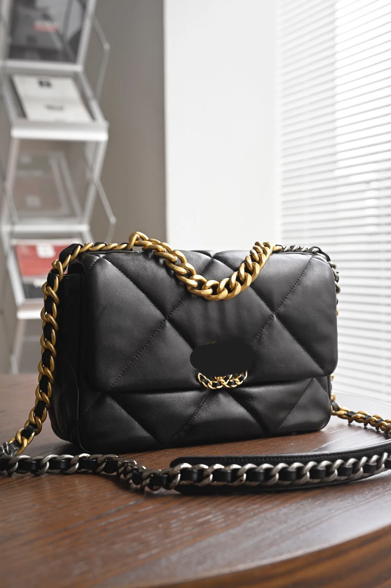 Elegant Clutch Bag for Casual Occasions