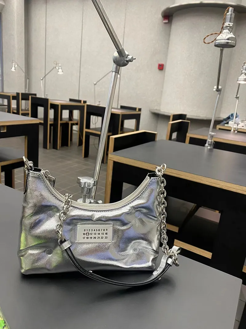 Modern Women Handbag Display