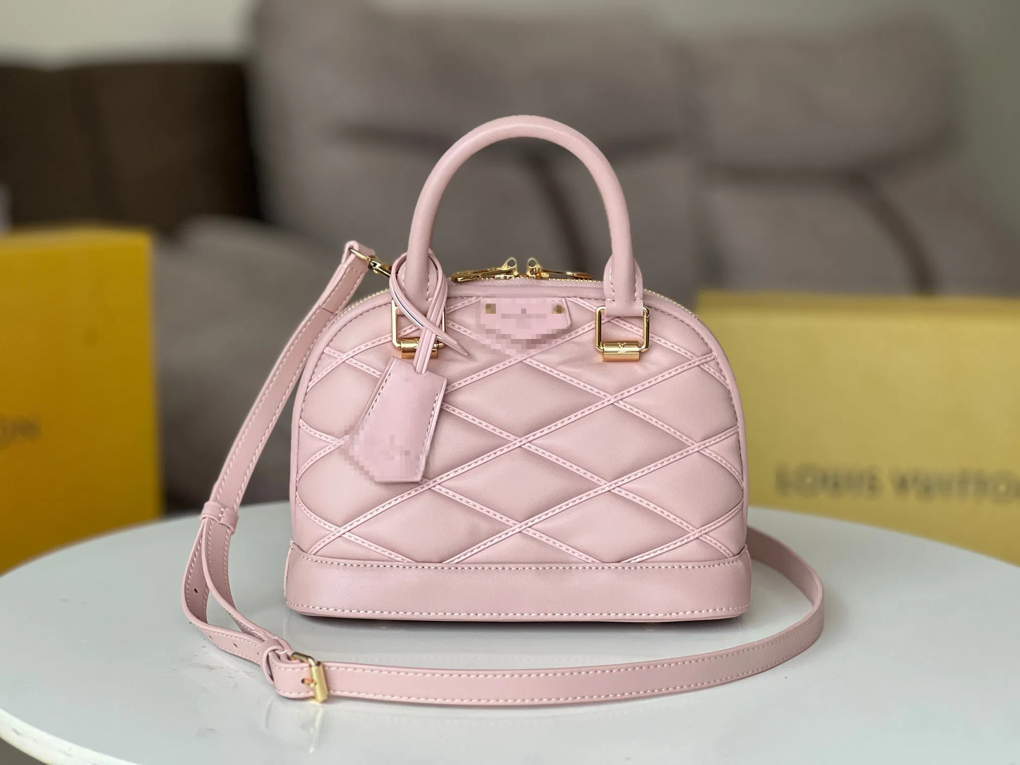 Elegant Clutch Bag for Casual Occasions