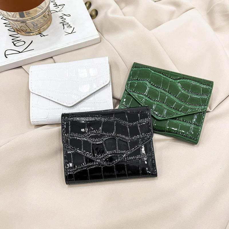 Stylish Crocodile Leather Clutch Bag for Chic Occasions