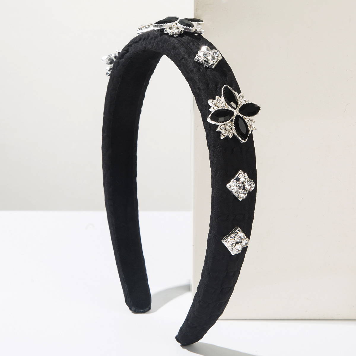 French Style Fashionable Women's Headband Elegant Pleated Fabric with Delicate Colourful Diamonds Beautiful Hair Accessories