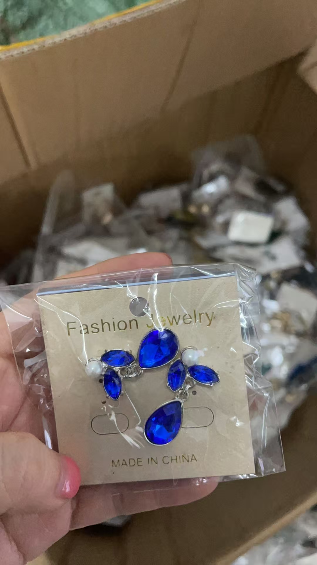 Sourcing Agent Earrings Accessories