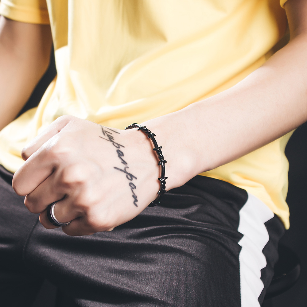 Craft Wolf Mens Women Twisted Thorn Bracelet Simple Fashion Couple Personality Open Bangle Custom Factory OEM ODM
