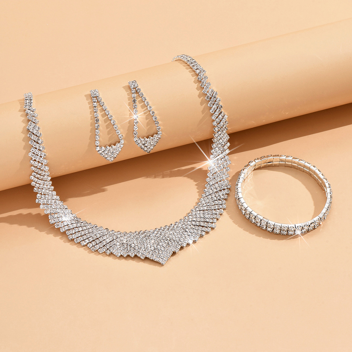 Wholesale Accessories Womens Fashion Jewelry Set Geometric Claw Earrings, Necklace &amp; Chain Bracelet for Bridal