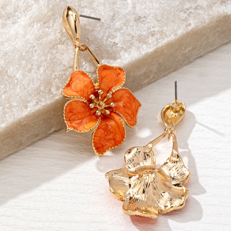 Fashionable Accessory Flower Petal Design for Commuting Gold-Plated Flower Drop Jewelry for Women