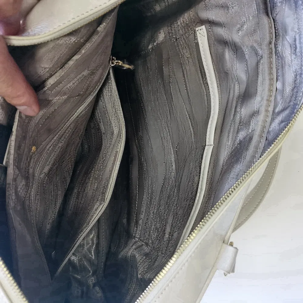 OEM Vegan Leather Eco-Friendly Lady Shoulder Bag for Commuting