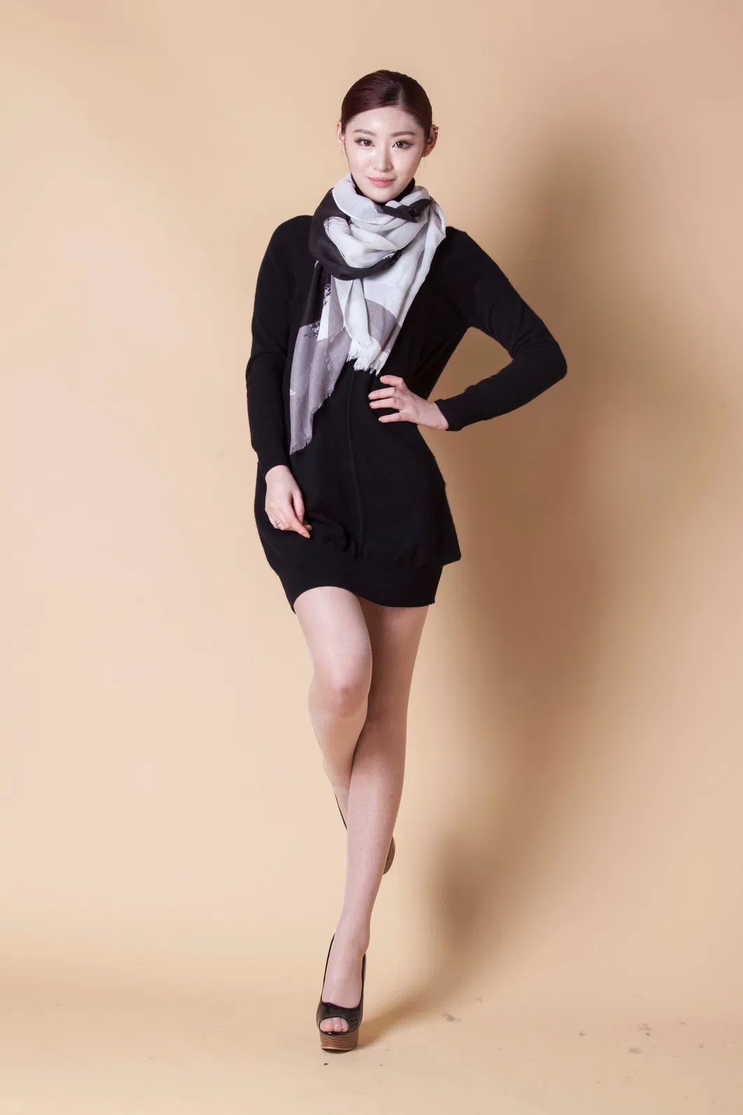 Ladies Fashion Premium Wool Woven Fashion Digital Printed Glitter Scarf Shawl