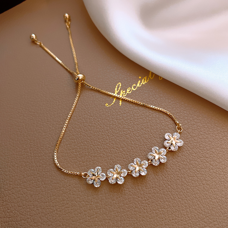 Petal Bracelet Female Internet Red Bracelet Versatile Five Small Flowers Flower Five Pointed Star Pull Open Bracelet Wholesale