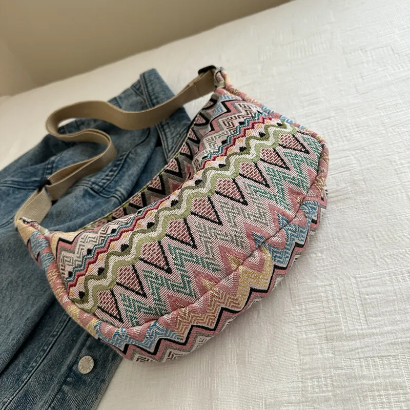 Crossbody Bag Details 6