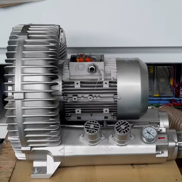 Vacuum pump