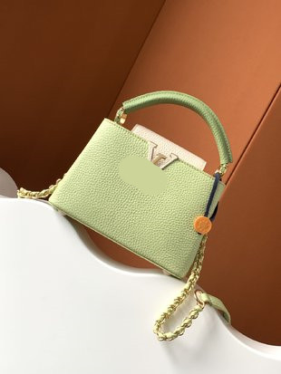 Elegant Clutch Bag for Casual Occasions