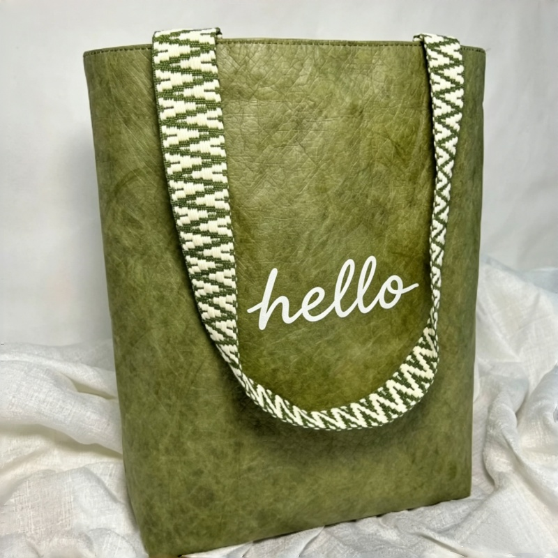 Dupont Tyvek Fashion Cartoon Medium Shopping Gift Bag Polyester Lined Sustainable Paper Bag for Cosmetic Custom Logo Available