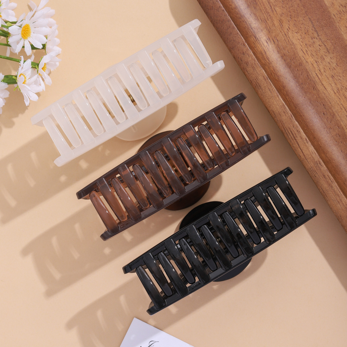 ODM/OEM Fashion High-end Plastic Hollow Arc Design Grab Clip Women's Spring Summer Head Hair Quantity Multi-temperament