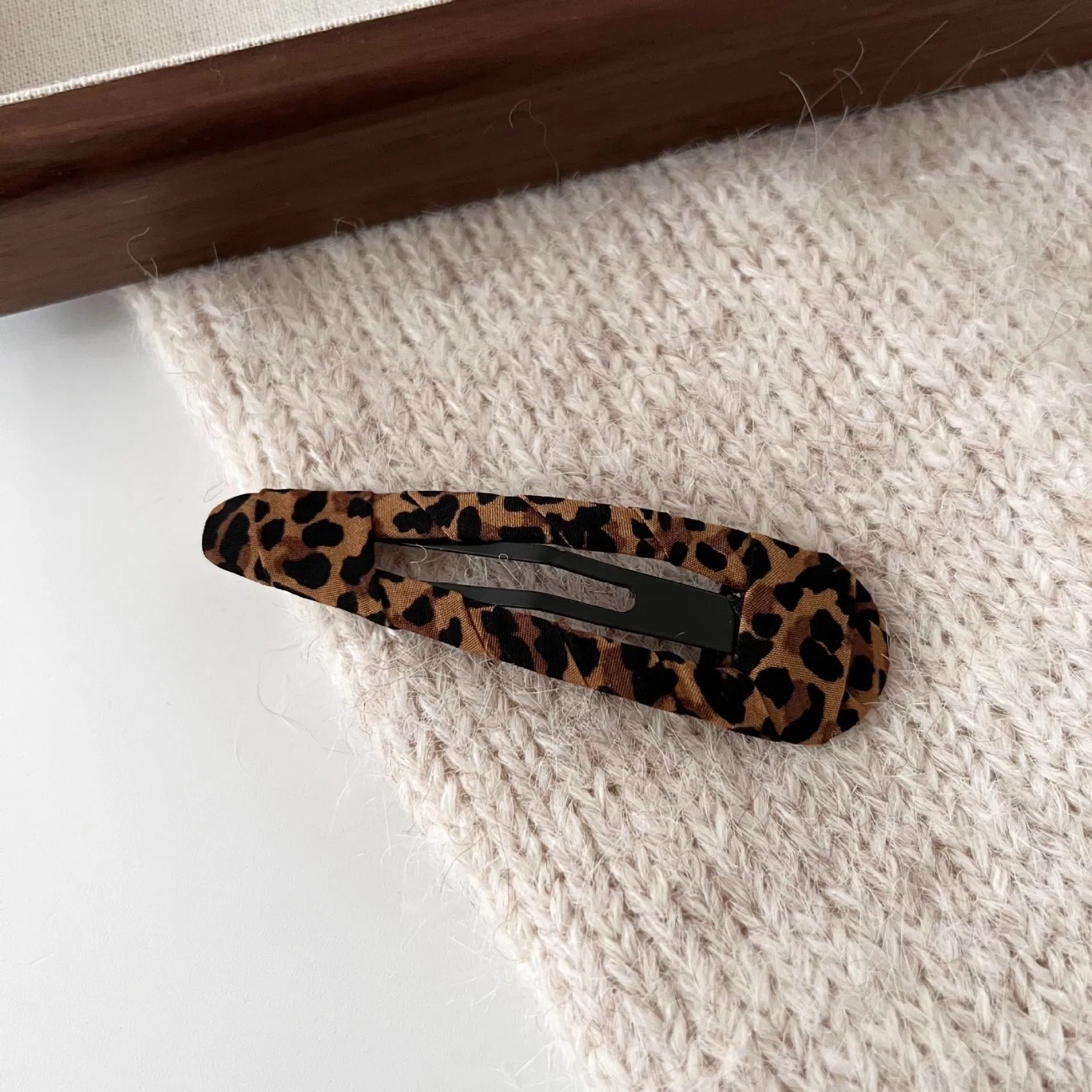 Polk Leather Pentagram Leopard Print Autumn and Winter Hair Clip, Broken Hair Clip, Hair Accessory Manufacturer Direct Sales